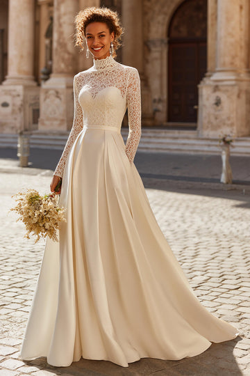 Ivoire A-ligne col haut dentelle appliquée balayage traîne robe de mariée